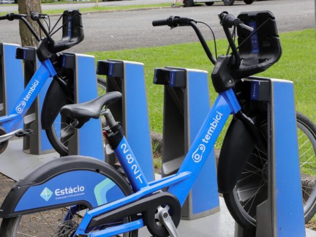 Curitiba define novas regras para bicicletas elétricas e patinetes