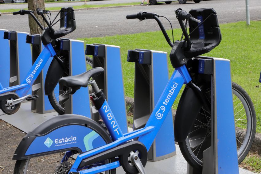 Curitiba define novas regras para bicicletas elétricas e patinetes