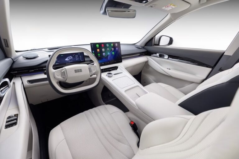 Novo interior Ivory White do Geely EX5 Max