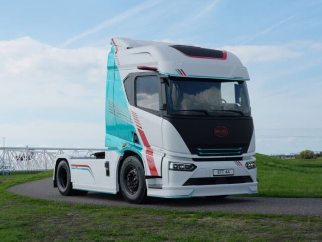 BYD apresenta caminhão de mil cv e 600 km de autonomia