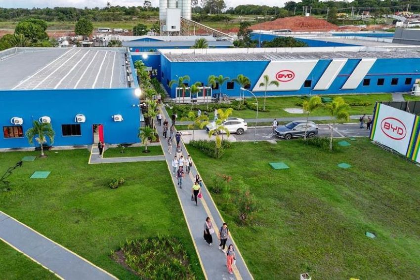 BYD chega a 8 mil funcionários na fábrica de Camaçari (BA)