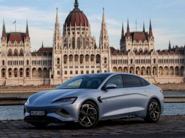 Tesla cresce 72,5% na Europa, enquanto BYD quase dobra emplacamentos