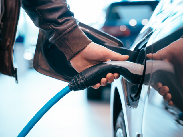 MME abre consulta pública sobre recarga de veículos elétricos