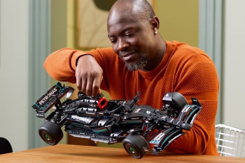 Mercedes-AMG F1 W14 E Performance. Foto: LEGO/Reprodução