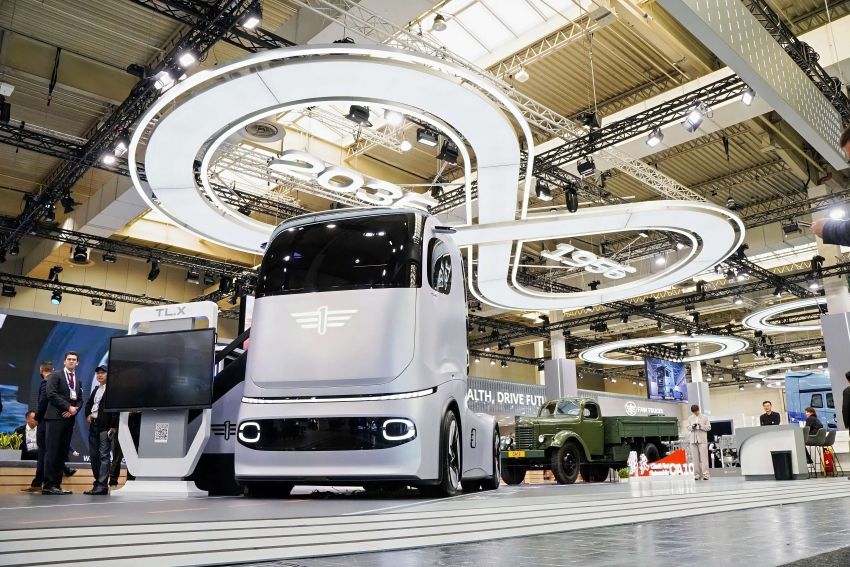 Caminhão da FAW com design brasileiro permite cinco tipos de propulsão