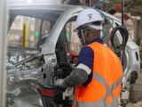 Fábrica da BYD avança em testes finais de soldagem e pintura